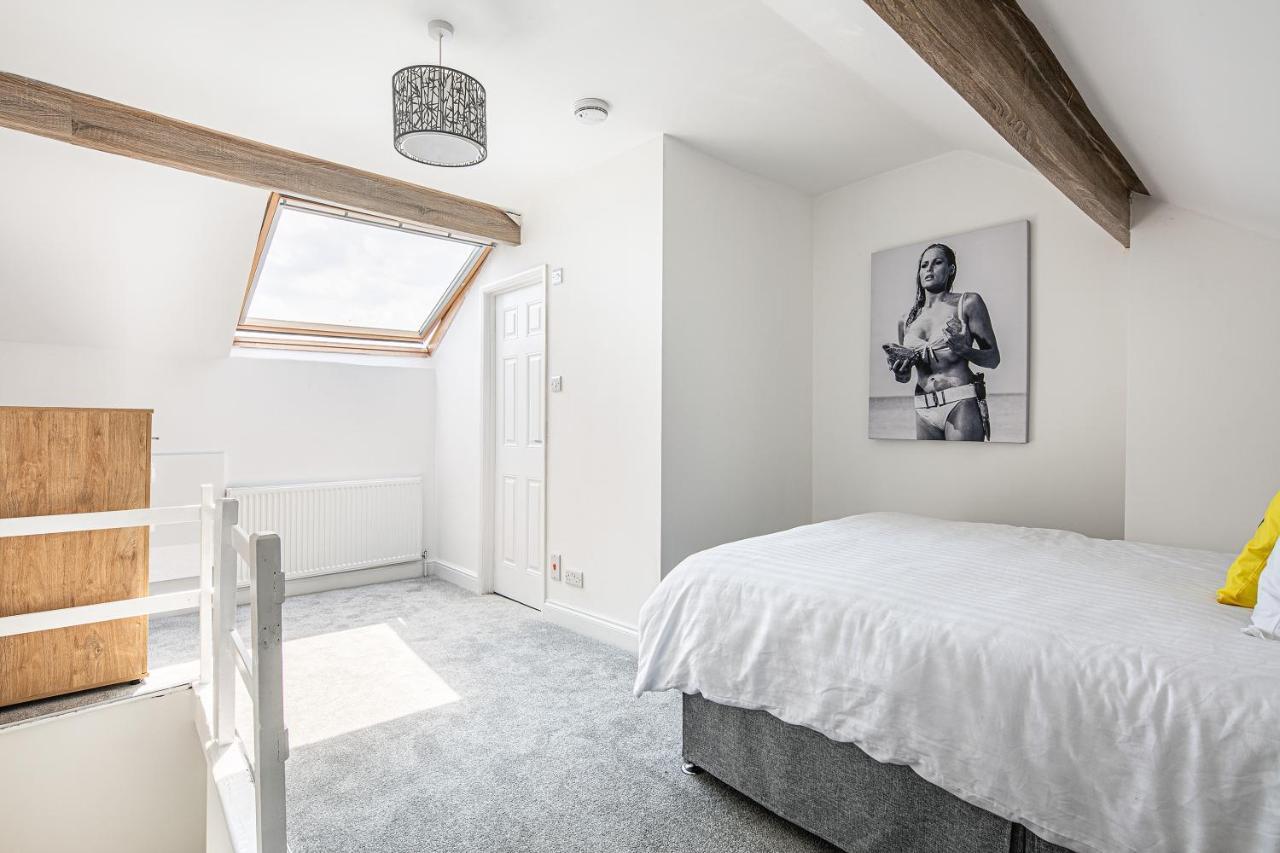 Rotherham'S Bond House Villa Exterior photo